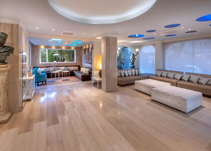 Monica Hotel