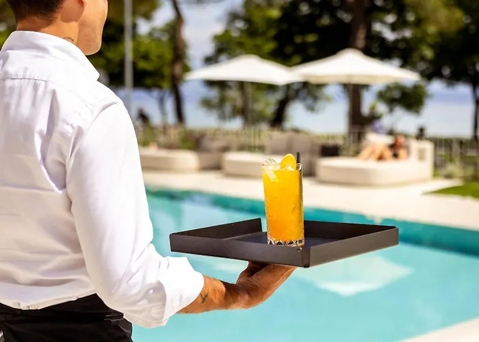 Hi Hotels Sirmione - Heated Lakeview Pool
