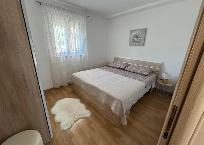 Apartments Elvira