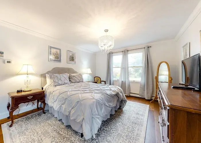 Ferry Harbor Cottage