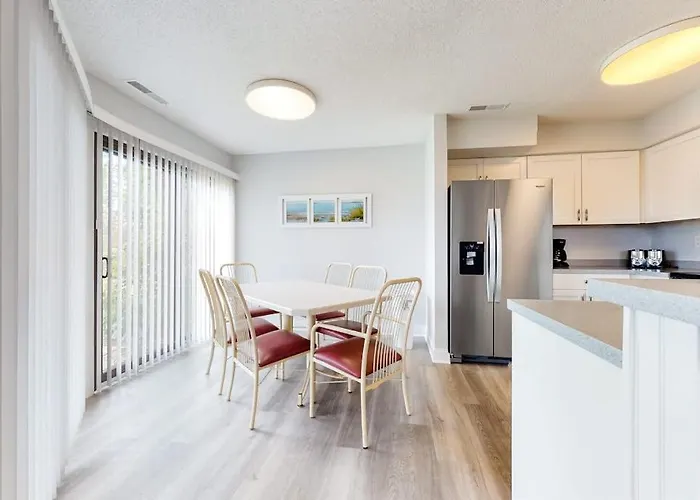 East Of The Sun --- 40026 E Sun Dr Unit 611