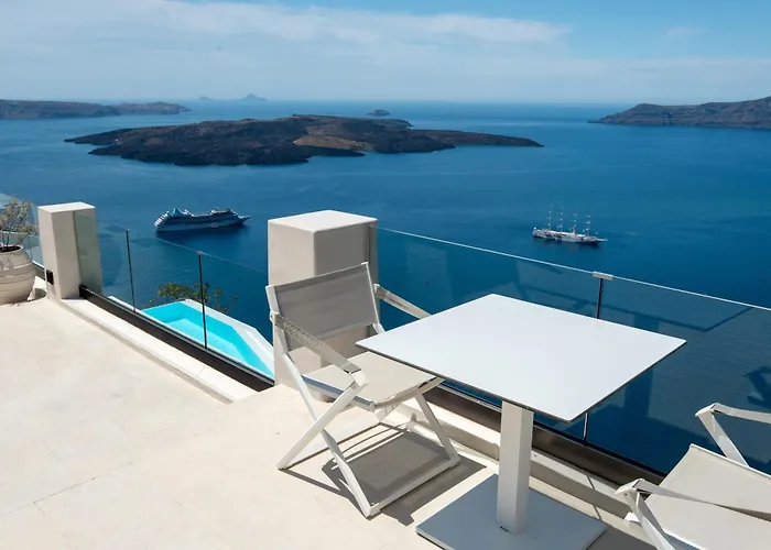 Sun Rocks Boutique Hotel - Caldera View Suites & Sunset Dining Experience
