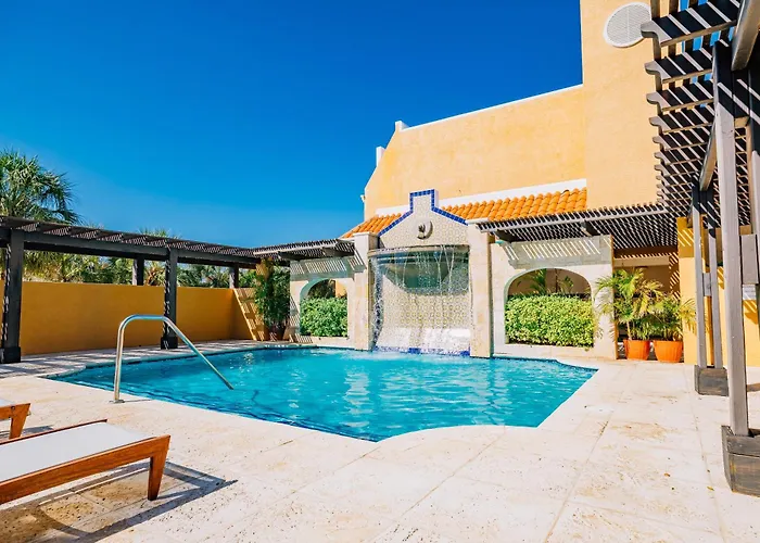 Harbour Village Beach Club