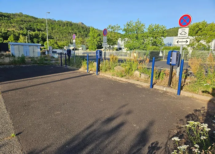 ENZO HOTELS GREEN proximité ZENITH D' AUVERGNE Ex F1 FORMULE 1 CLERMONT FERRAND ISSOIRE COUDES