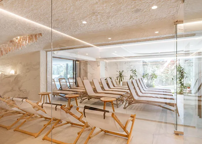 Tavel Hotel & Spa