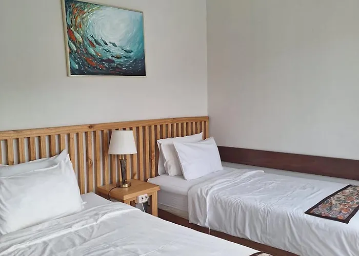 Legon Waru Cottage