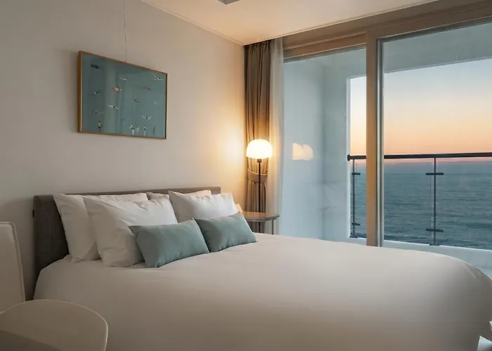 Urbanstay Sokcho Deungdae Beach