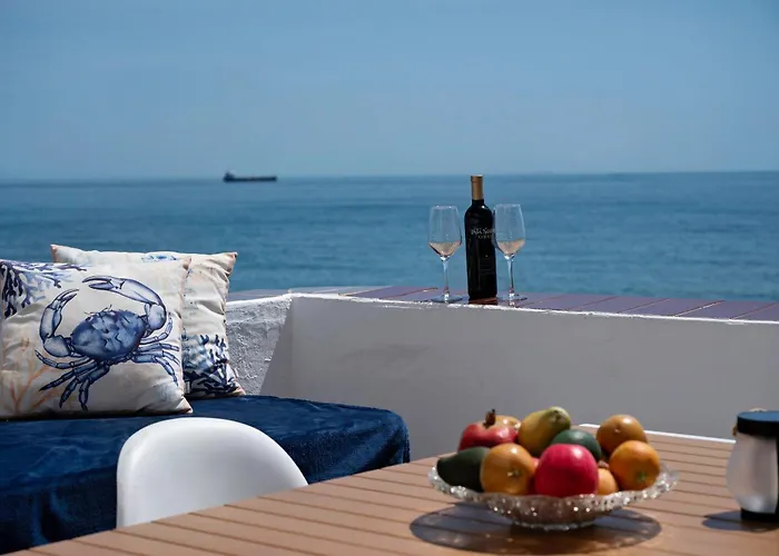 Beachfront Apartment - 2 Terraces - Stunning Sunrises