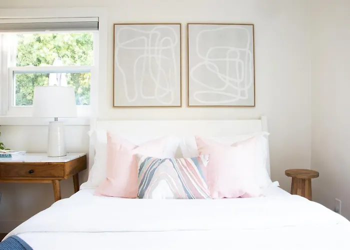 Adorable Octopus Hideaway 2 Min Walk To The Beach!