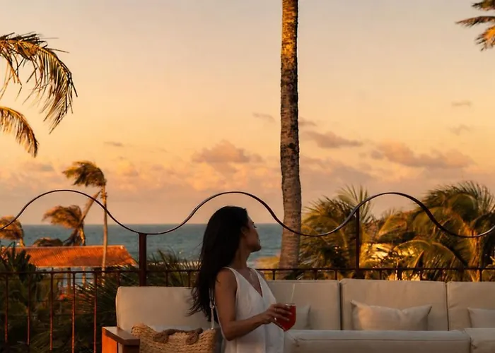 Luau Hotel