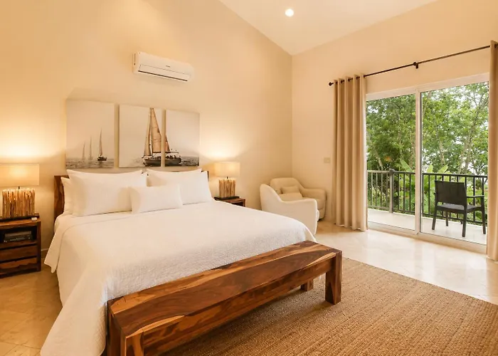 Red Frog Beach Island Resort
