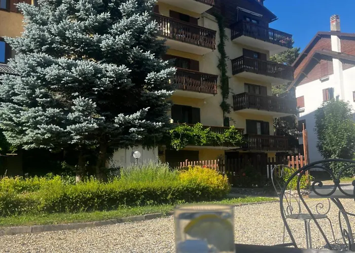 Hotel Bucaneve