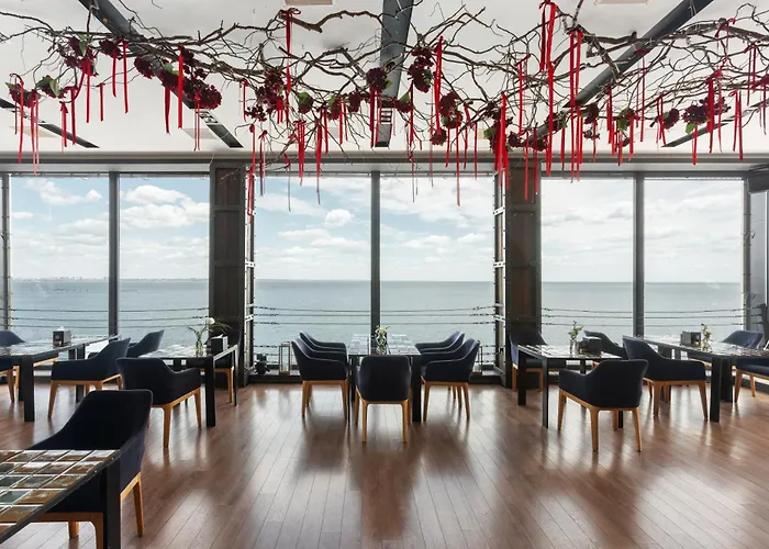 M1 Club Hotel