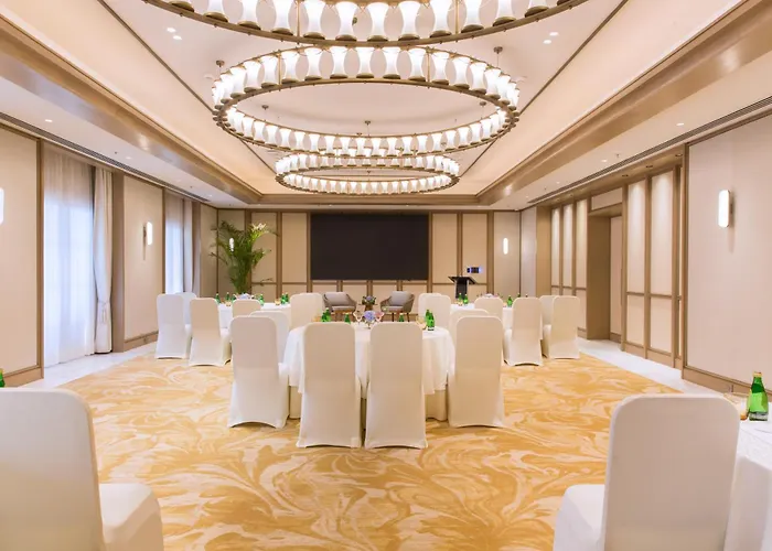 Dlf Club 4