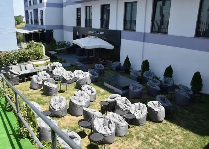 Green Hills Suites