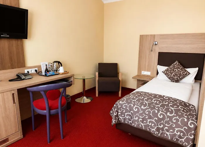 Port Inn Hotel