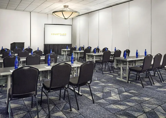 Courtyard By Marriott San Diego Mission Valley/Hotel Circle