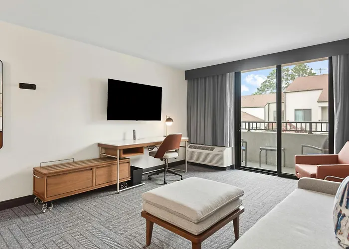 Courtyard By Marriott Columbus