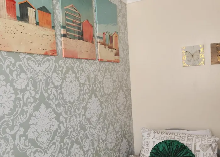 Oyo Twins Palms Guest House