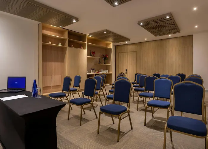 Courtyard By Marriott Santa Marta Resort