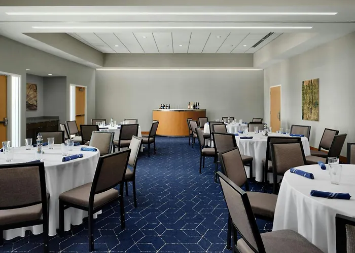 Courtyard By Marriott Erie Bayfront