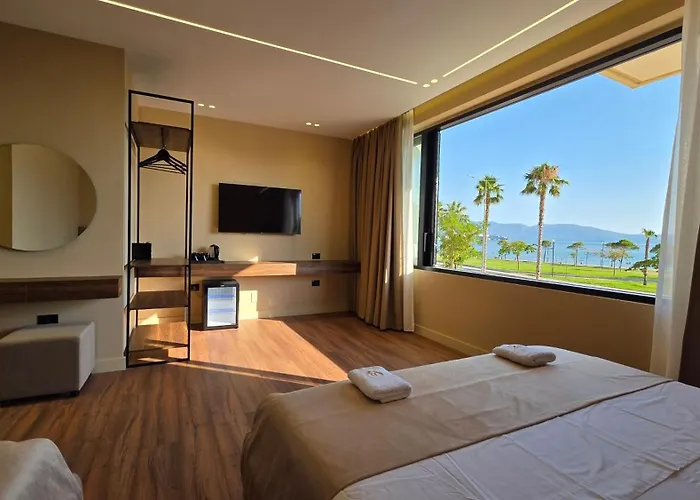 Haris Hotel & Suites