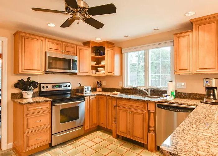Beautiful Spacious Family Retreat W Pool