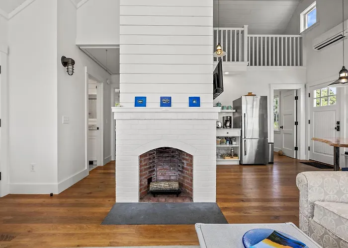 Sandy Beach Cottage On Wellfleet Bay