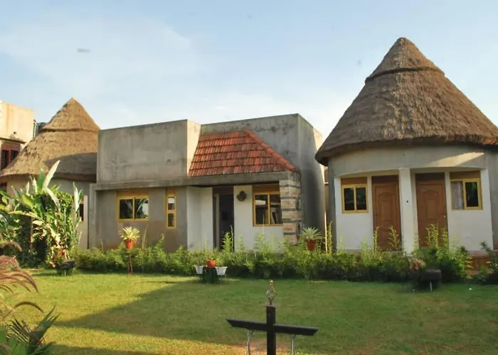Nnalubaale Resort Cottages