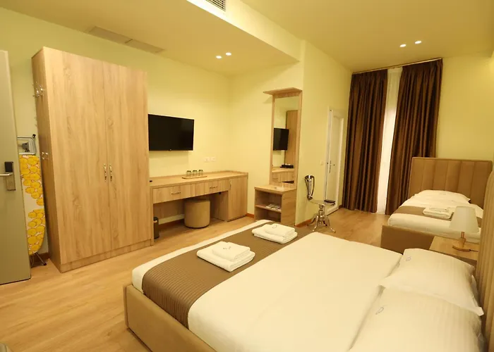 Rifat Peshkatari Hotel