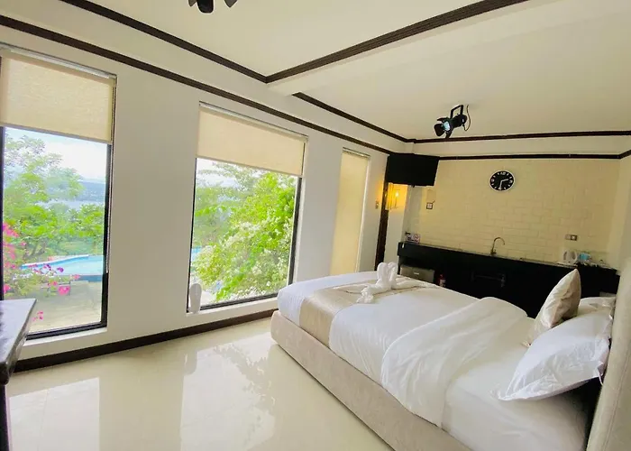 Castle View Hotel Resort