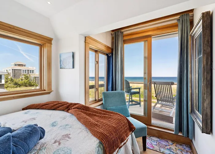 Camp46 Luxury Oceanfront Plum Island Cottage