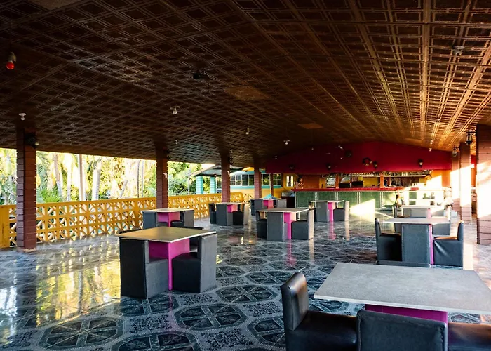 Hotel Y Restaurante Leones Marinos