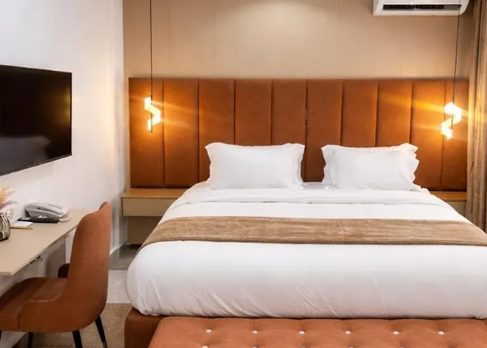 Opulent Oasis Hotels And Apartment