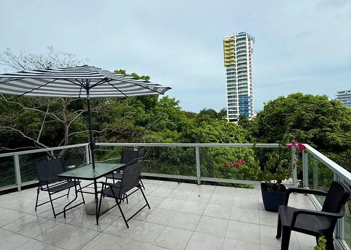 Coronado Beach Unique Balcony Apartment