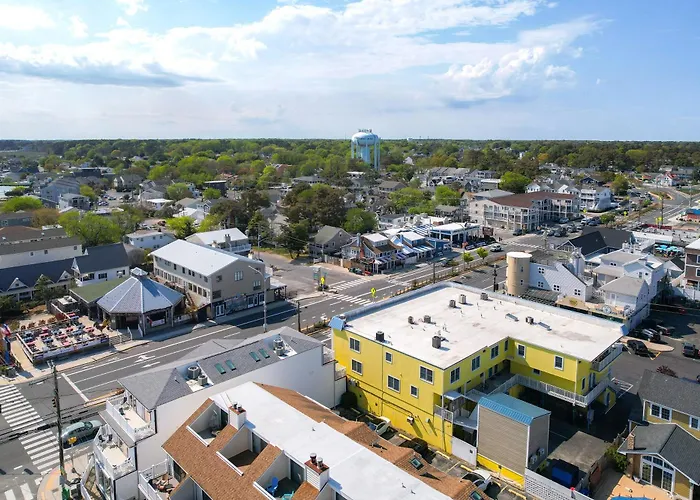 Coastal 1 Bed Sleeps 4 With Private Balcony