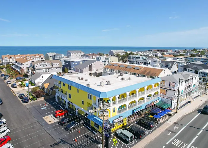 Coastal 1 Bed Sleeps 4 With Private Balcony