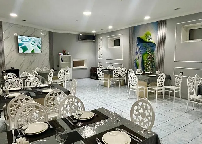 Garden Sheki Hotel