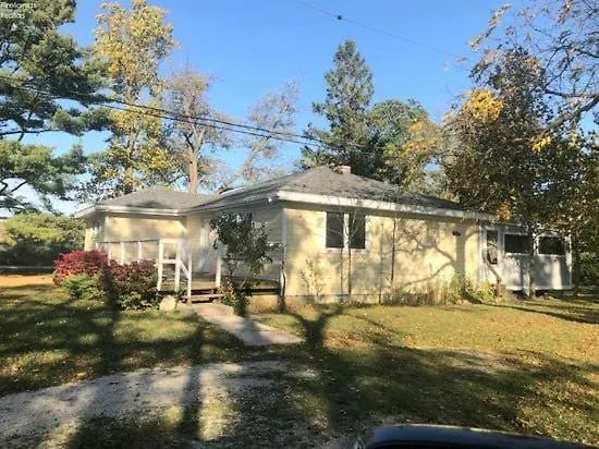 Lake Erie Cottage