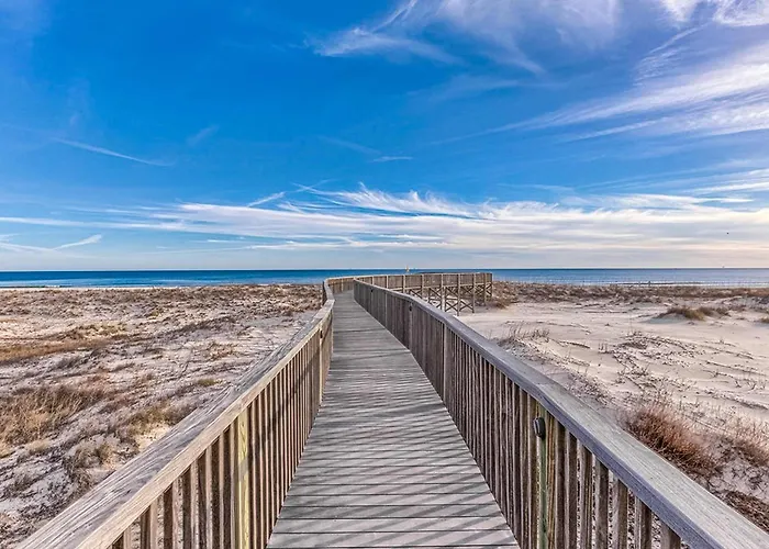 Well-Appointed Condo With Amazing Views Pool & Hot Tub - Close To Beach