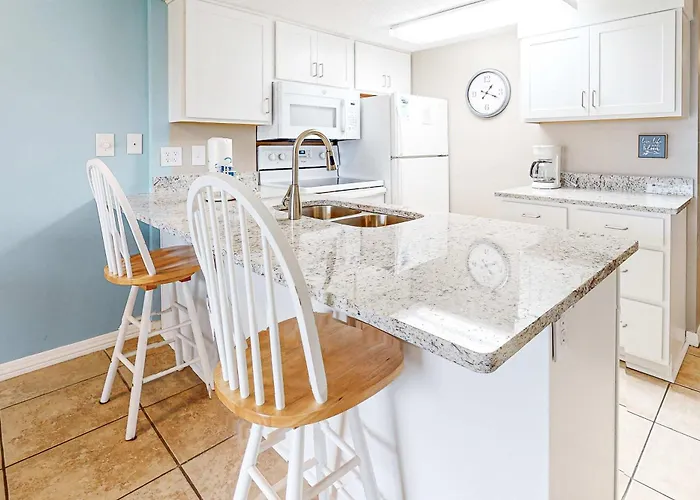 Ground-Floor Condo With Entertainment Shared Pool Hot Tub - Near Beach