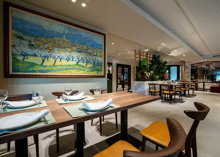 Felix Hotel