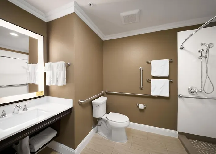 Majestic Inn And Spa