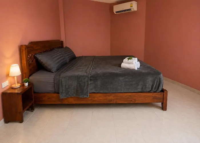 Sammy Seaview Mae Ramphueng Beach Front Homestay Apartment แซมมี่ ซีวิว ที่พักวิวทะเลหน้าหาดแม่รำพึง