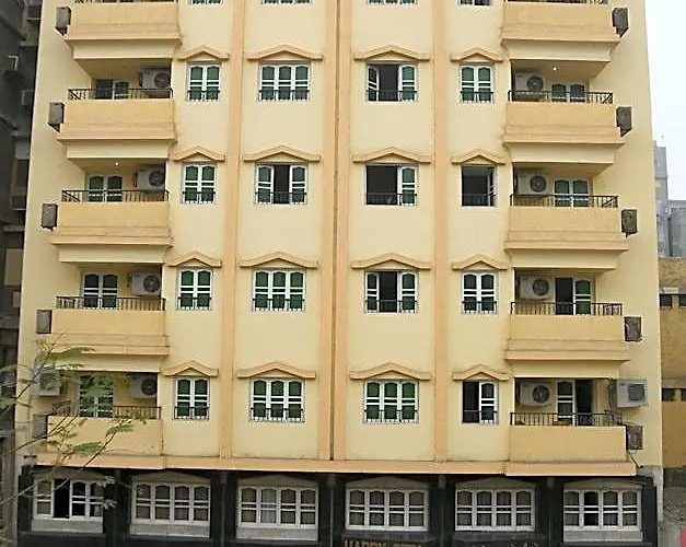 Happy City Hotel