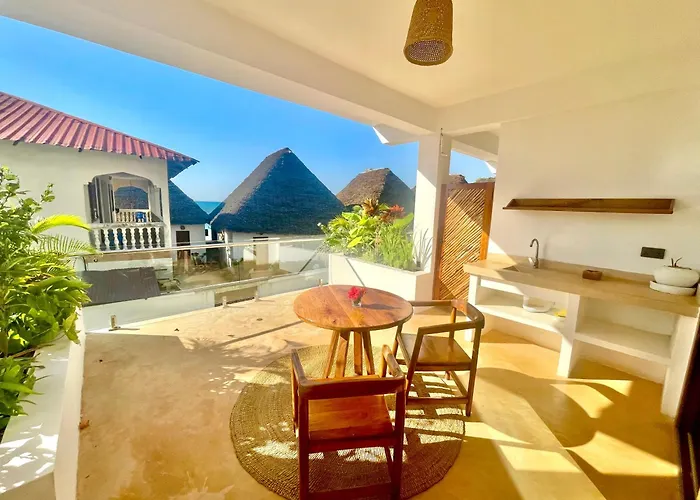 Aluna Beach Apartments