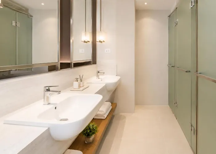 Light Premium Suites, Novotel Acqua Manila near Makati