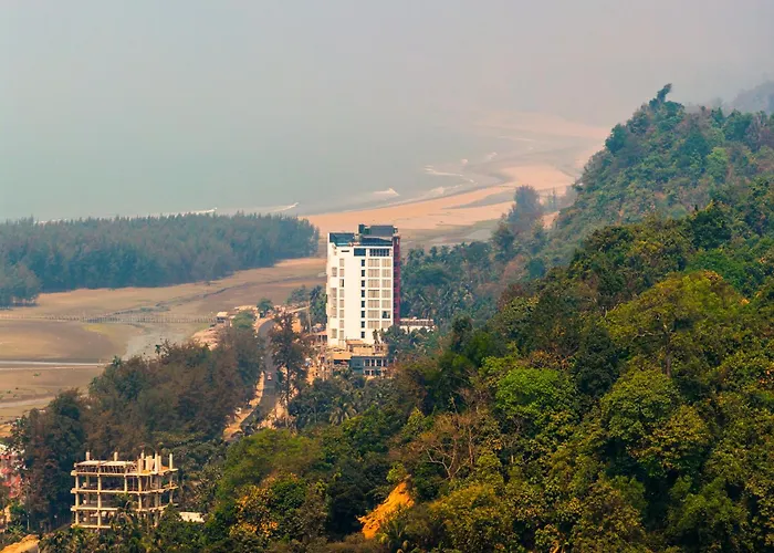 Best Western Plus Bay Hills