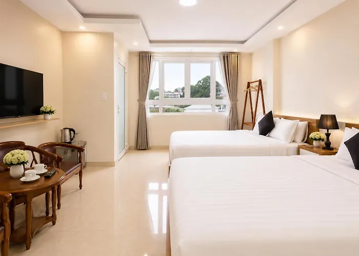 Manus Life Hotel