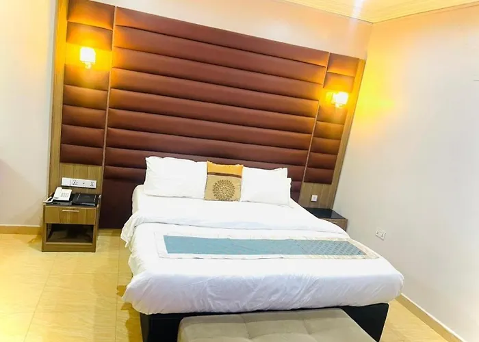 Grand East Hotel